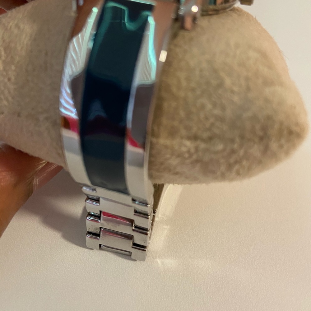 Watch - Picture 4 of 7